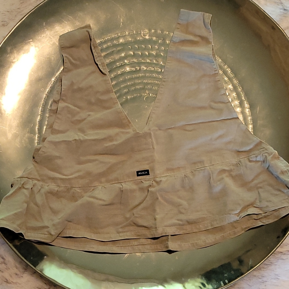 RVCA cropped top!